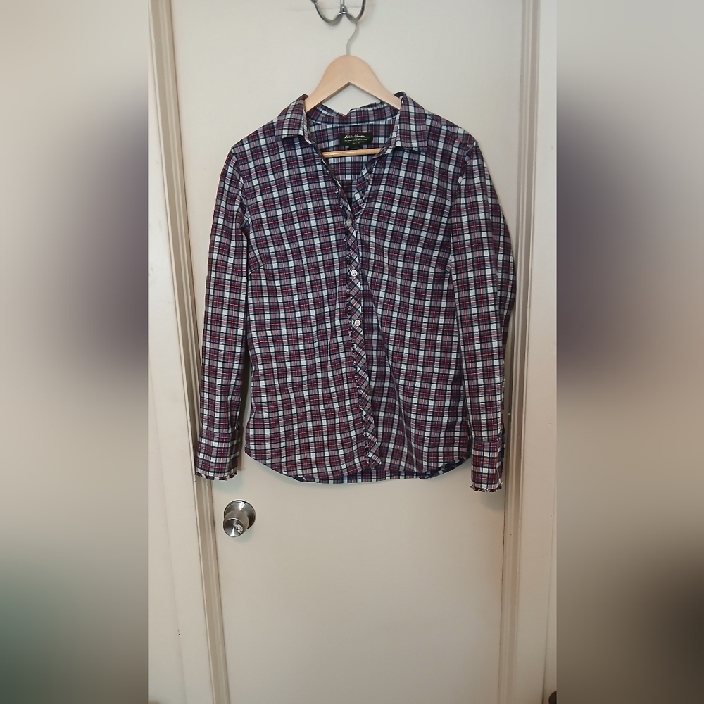 Women's Eddie Bauer V-Neck button down top Size Large